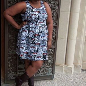 Retrolicious Sleeveless Black & White Graphic Wild Animals with Sunglasses Dress